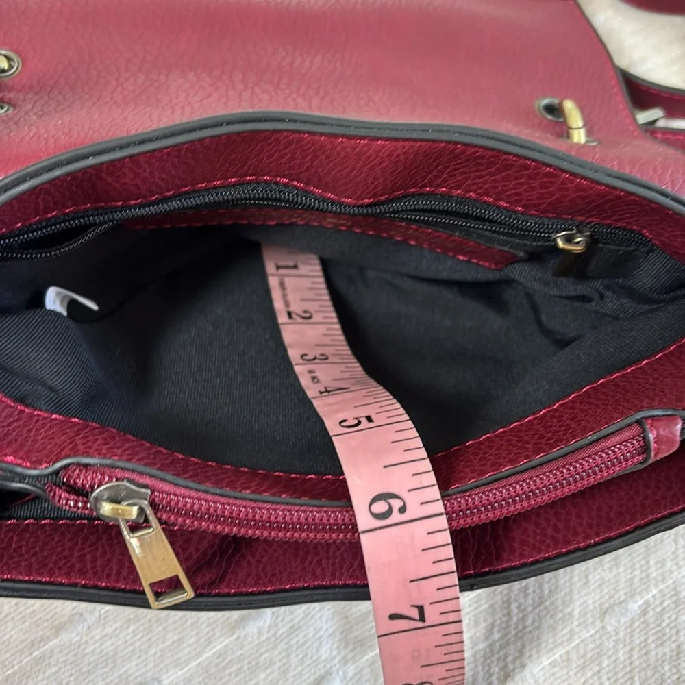 SR‎ Squared by Sondra Roberts Crossbody Burgundy Bag